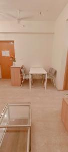 Hall Image of 720 Sq.ft 2 BHK Apartment / Flat for rent in Piramal Aranya, Byculla Mumbai for Rs. 165000