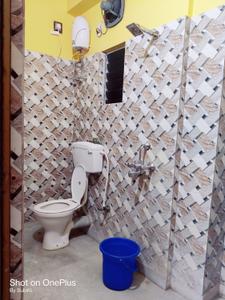 Bathroom Image of 852 Sq.ft 2 BHK Apartment / Flat for sale in Picnic Garden Kolkata for Rs. 3200000
