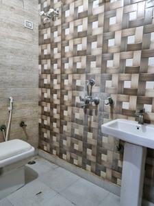 Common Bathroom Image of 900 Sq.ft 3 BHK Apartment / Flat for rent in Dwarka Mor New Delhi for Rs. 16500