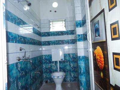 Bathroom Image of 750 Sq.ft 2 BHK Apartment / Flat for sale in Dum Dum Cantonment Kolkata for Rs. 2400000