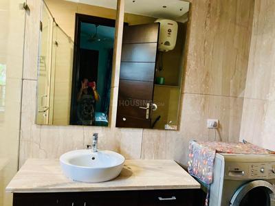 Bathroom Image of 2500 Sq.ft 3 BHK Builder Floor for rent in Safdarjung Enclave New Delhi for Rs. 170000
