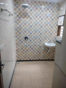 Common Bathroom Image of 800 Sq.ft 2 BHK Independent House for rent in Sector 46 Gurgaon for Rs. 28000