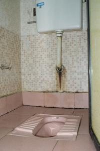 Bathroom Image of 700 Sq.ft 1 BHK Apartment / Flat for sale in Sai Balaji Complex, Murbad Thane for Rs. 2550000