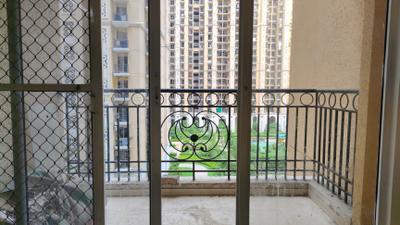 Image of 1261 Sq.ft 3 BHK Apartment / Flat for sale in Prateek Grand Carnesia, Siddharth Vihar, Ghaziabad for Rs. 15350000