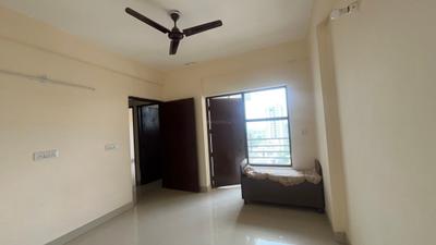 Bedroom Image of 850 Sq.ft 2 BHK Apartment / Flat for rent in Adore Samriddhi, Sector 89 Faridabad for Rs. 16000