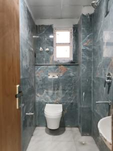 Sam Florance 2 Common Bathroom 4