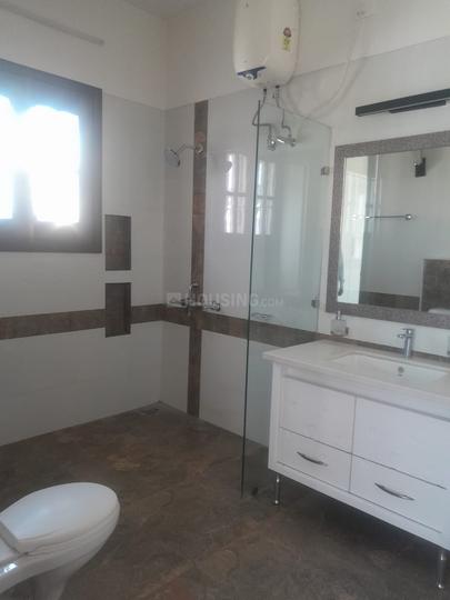 16A, Sector 16 Bathroom 1