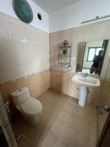 Bathroom Image of 3200 Sq.ft 4 BHK Independent House for rent in Jubilee Hills Hyderabad for Rs. 90000