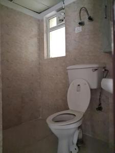 Common Bathroom Image of 1165 Sq.ft 3 BHK Apartment / Flat for sale in Paras Seasons, Sector 168 Noida for Rs. 9600000