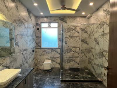 Bathroom Image of 4200 Sq.ft 5 BHK Villa for sale in Sainik Farm New Delhi for Rs. 52500000