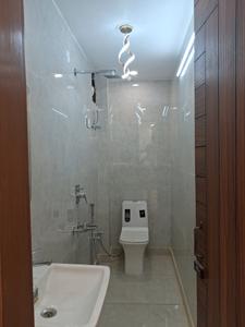 Common Bathroom Image of 900 Sq.ft 3 BHK Builder Floor for rent in Dwarka Mor New Delhi for Rs. 30000