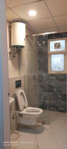 Bathroom Image of 1850 Sq.ft 3 BHK Apartment / Flat for rent in Omaxe The Palace, Gomti Nagar Lucknow for Rs. 55000