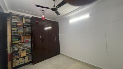 Bedroom Image of 1200 Sq.ft 3 BHK Builder Floor for sale in Mahavir Enclave New Delhi for Rs. 9000000