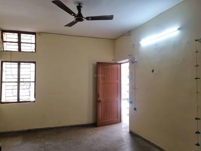 Living Room Image of 800 Sq.ft 2 BHK Apartment / Flat for rent in  C6a Jankpuri, Janakpuri New Delhi for Rs. 21000