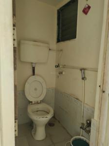 Common Bathroom One Image of 380 Sq.ft 1 BHK Apartment / Flat for sale in Kandivali West Mumbai for Rs. 6600000