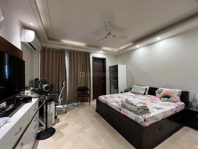 Bedroom Image of 2250 Sq.ft 3 BHK Builder Floor for sale in South Extension II New Delhi for Rs. 71000000