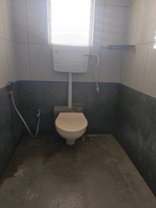 Common Bathroom Image of 900 Sq.ft 2 BHK Apartment / Flat for rent in Atria Dhanashree Aanand 1, Handewadi Pune for Rs. 18000