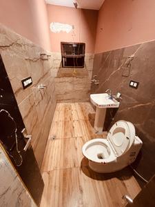Bathroom Image of 1200 Sq.ft 2 BHK Builder Floor for rent in Channi Himmat Jammu for Rs. 12500
