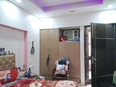 Bedroom Image of 900 Sq.ft 2 BHK Builder Floor for rent in Kirti Nagar New Delhi for Rs. 45000