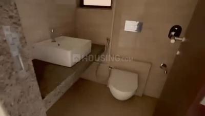 Bathroom Image of 587 Sq.ft 1 BHK Apartment / Flat for sale in Sunteck UltraWorld, Naigaon East Naigaon for Rs. 3500000