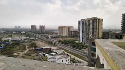 Bedroom Image of 2150 Sq.ft 3.5 BHK Apartment / Flat for sale in RAS Palm Residency, Sector 76 Faridabad for Rs. 10500000