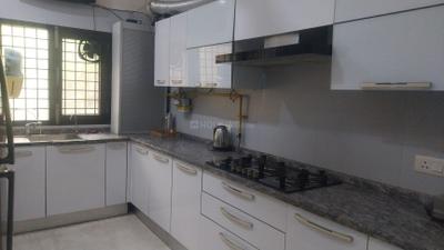 Kitchen Image of 3000 Sq.ft 4 BHK Builder Floor for rent in South Extension II New Delhi for Rs. 175000