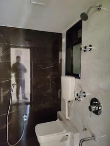 Common Bathroom Image of 1020 Sq.ft 2 BHK Apartment / Flat for rent in Hiranandani Astra, Thane West Thane for Rs. 47000