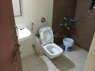 Bathroom Image of 1760 Sq.ft 3 BHK Apartment / Flat for sale in K Raheja Vistas Building B2, Mohammed Wadi Pune for Rs. 14500000