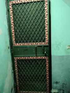 Image of 850 Sq.ft 3 BHK Builder Floor for sale in Sector 102, Noida for Rs. 2500000