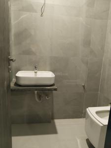 Bathroom Image of 792 Sq.ft 2 BHK Apartment / Flat for rent in DLH Leo Tower, Andheri West Mumbai for Rs. 85000