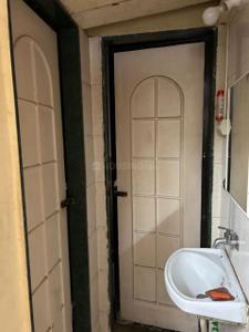 Bathroom Image of 600 Sq.ft 1 BHK Apartment / Flat for sale in Budhwar Peth Pune for Rs. 5500000