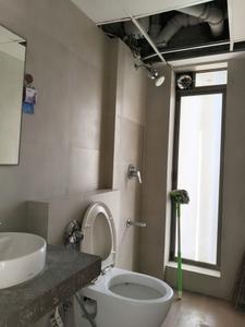 Common Bathroom Image of 1000 Sq.ft 2 BHK Apartment / Flat for rent in Sugee Atharva, Prabhadevi Mumbai for Rs. 120000