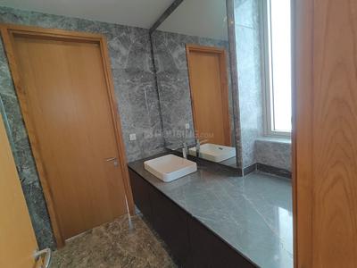 Bathroom Image of 1200 Sq.ft 3 BHK Apartment / Flat for sale in Kalpataru Magnus, Bandra East Mumbai for Rs. 68800000