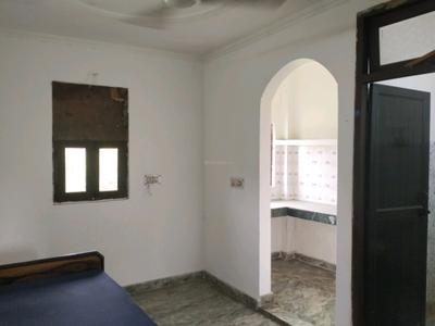 Bedroom Image of 250 Sq.ft 1 RK Builder Floor for rent in Mayur Vihar Phase 1 New Delhi for Rs. 12000