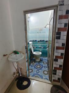 Bathroom Image of 400 Sq.ft 1 BHK Builder Floor for rent in VIP Nagar Kolkata for Rs. 7500