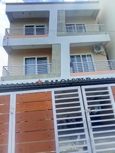 3 BHK Semi Furnished Flat