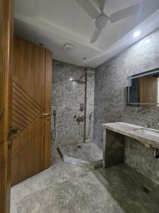 Bathroom Image of 1710 Sq.ft 3 BHK Builder Floor for rent in Preet Vihar New Delhi for Rs. 65000