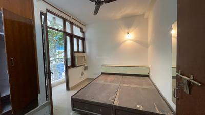 Bedroom Image of 1000 Sq.ft 3 BHK Builder Floor for rent in Gautam Nagar New Delhi for Rs. 62000