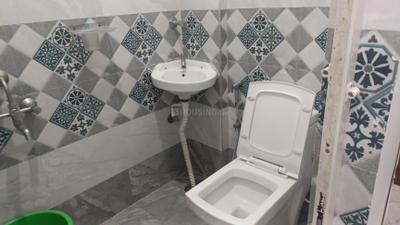 Bathroom Image of 600 Sq.ft 1 BHK Apartment / Flat for rent in Whitefield Bengaluru for Rs. 21500