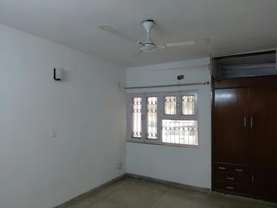 Bedroom Image of 1550 Sq.ft 3 BHK Apartment / Flat for rent in Sarita Vihar New Delhi for Rs. 65000