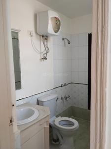 Bathroom Image of 1250 Sq.ft 2 BHK Apartment / Flat for rent in Unitech The Palms, Sector 41 Gurgaon for Rs. 66000