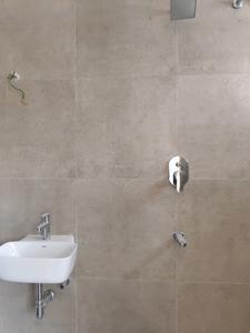 Common Bathroom Image of 1260 Sq.ft 3 BHK Apartment / Flat for sale in Sholinganallur Chennai for Rs. 9315000