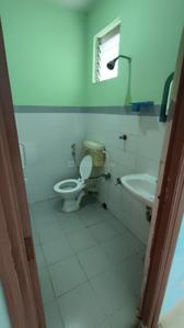 Bathroom Image of 480 Sq.ft 1 BHK Apartment / Flat for rent in Shapoorji Pallonji Houshing Complex, Rajarhat Kolkata for Rs. 12000