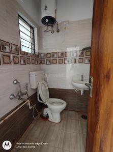 Bathroom Image of 1500 Sq.ft 2 BHK Builder Floor for rent in HSR Layout Bengaluru for Rs. 30000