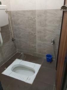 Common Bathroom Image of 700 Sq.ft 1 BHK Apartment / Flat for sale in Ulwe Navi Mumbai for Rs. 5700000
