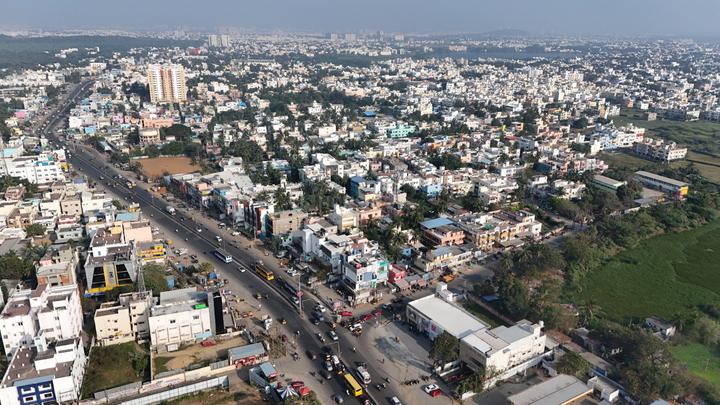 Alankar Crown Main Image 1