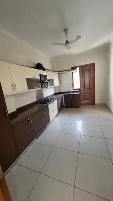 Kitchen Image of 2700 Sq.ft 3 BHK Builder Floor for rent in Uppal Southend, Sector 49 Gurgaon for Rs. 41000