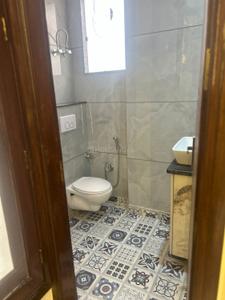 Bathroom Image of 1000 Sq.ft 3 BHK Builder Floor for sale in DDA Flats Hari Nagar, Hari Nagar New Delhi for Rs. 15000000