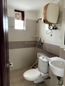 Bathroom Image of 1063 Sq.ft 2 BHK Apartment / Flat for rent in Mahagun Moderne, Sector 78 Noida for Rs. 37500