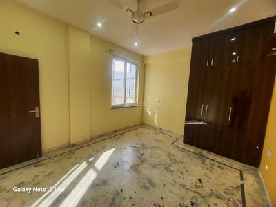 Bedroom Image of 2000 Sq.ft 3 BHK Builder Floor for rent in Sector 122 Noida for Rs. 35000